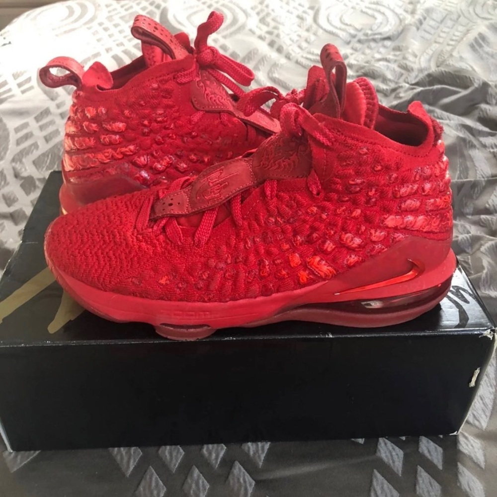 LeBron 17 red carpet